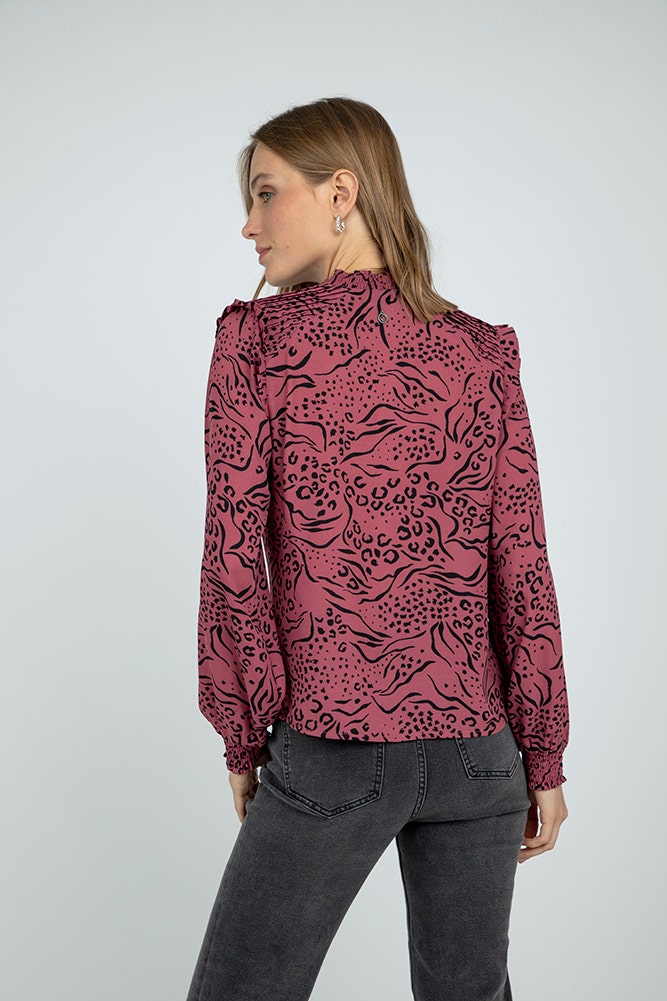 BLUSA iO