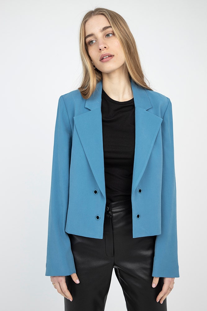 BLAZER CROP CON OJETILLOS