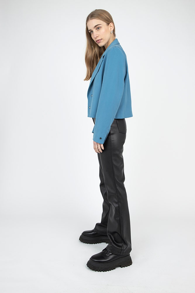 BLAZER CROP CON OJETILLOS